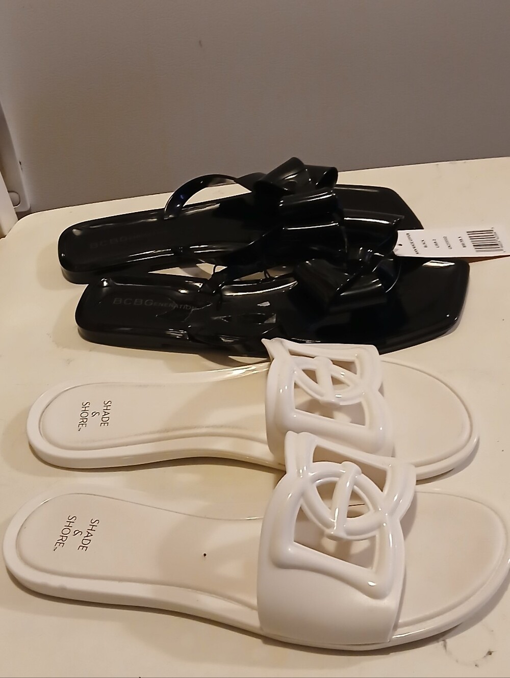 Women's Sandals Bundle Size 8 BCBGeneration & Shade & Shore Slides